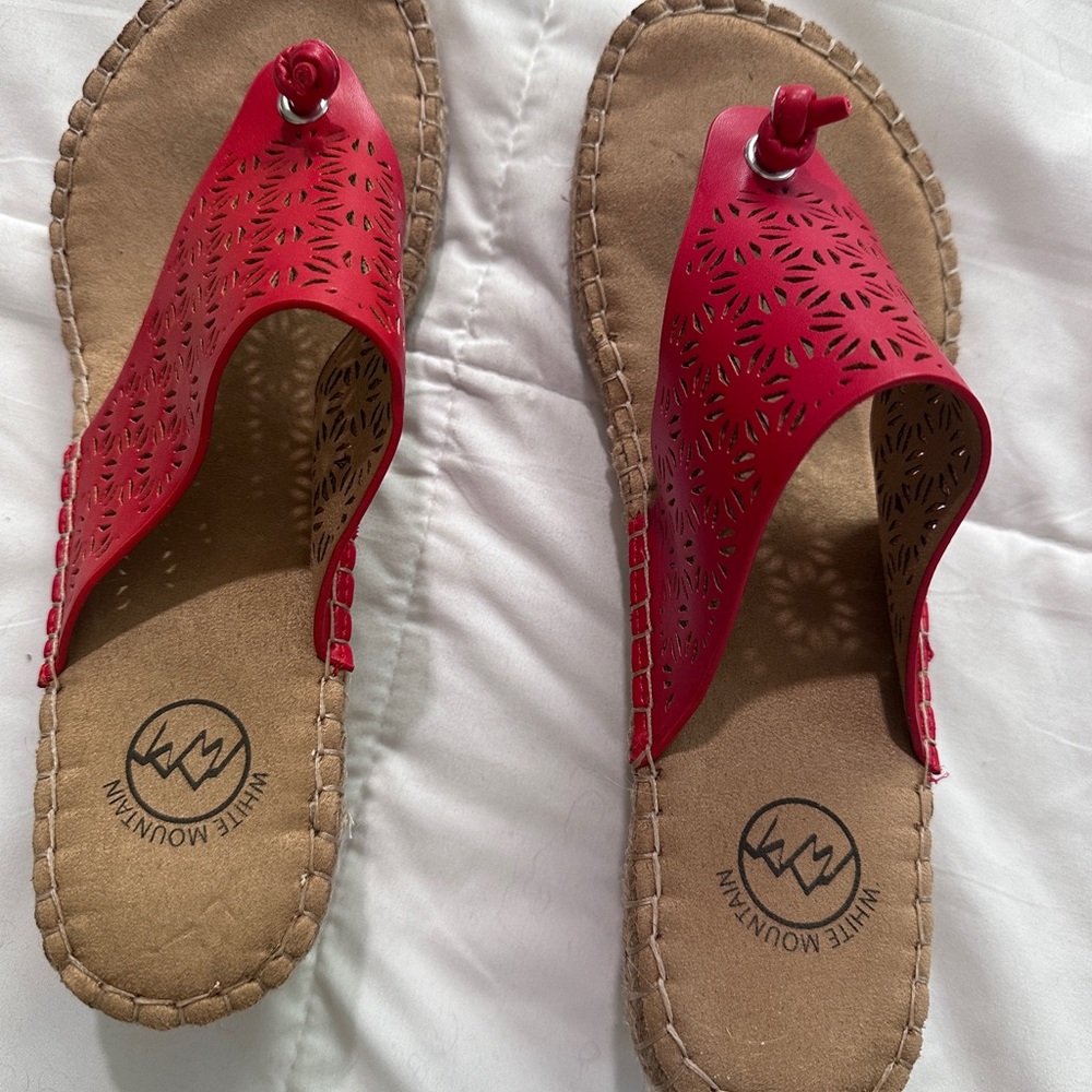 White Mountain Red Laser-Cut Toe-Ring Sandals